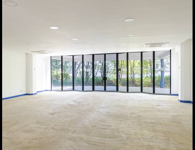 1,610M² OFFICE FOR SALE IN WOODMEAD